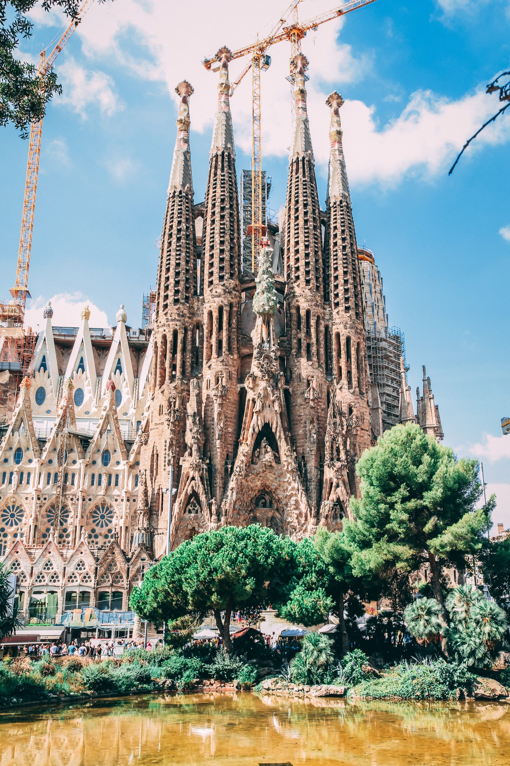 Barcelona Travel Guide: Discover the Best of Spain's Vibrant City